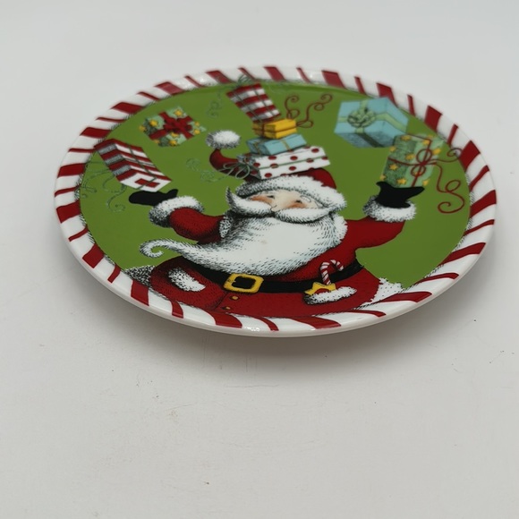 Design by Design Peppermint Santa Plates by Ingrid -set of 4 - Picture 14 of 16